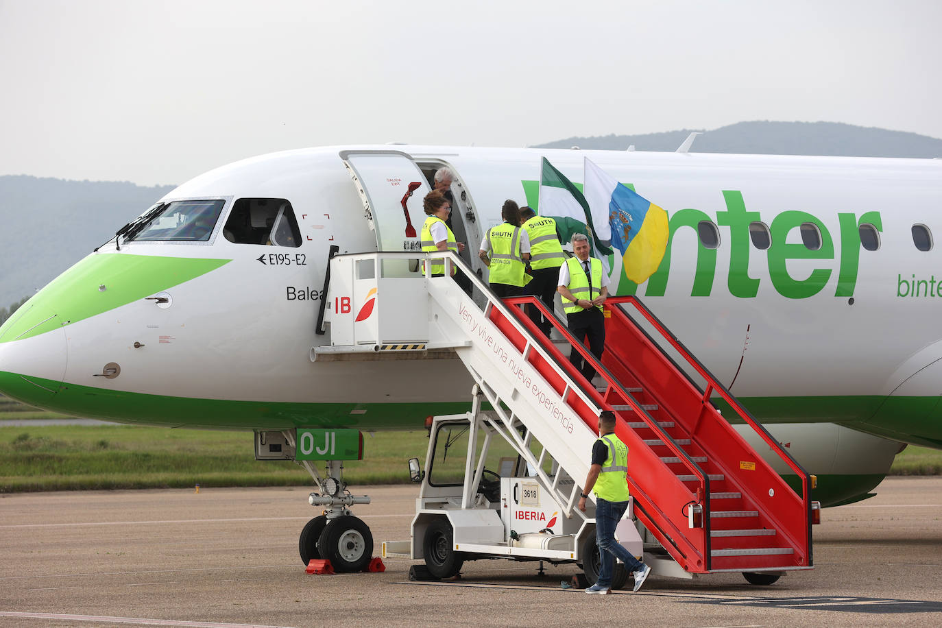 El primer vuelo de Binter entre Canarias y Córdoba, en imágenes