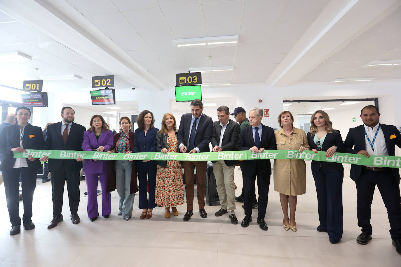 El primer vuelo de Binter entre Canarias y Córdoba, en imágenes