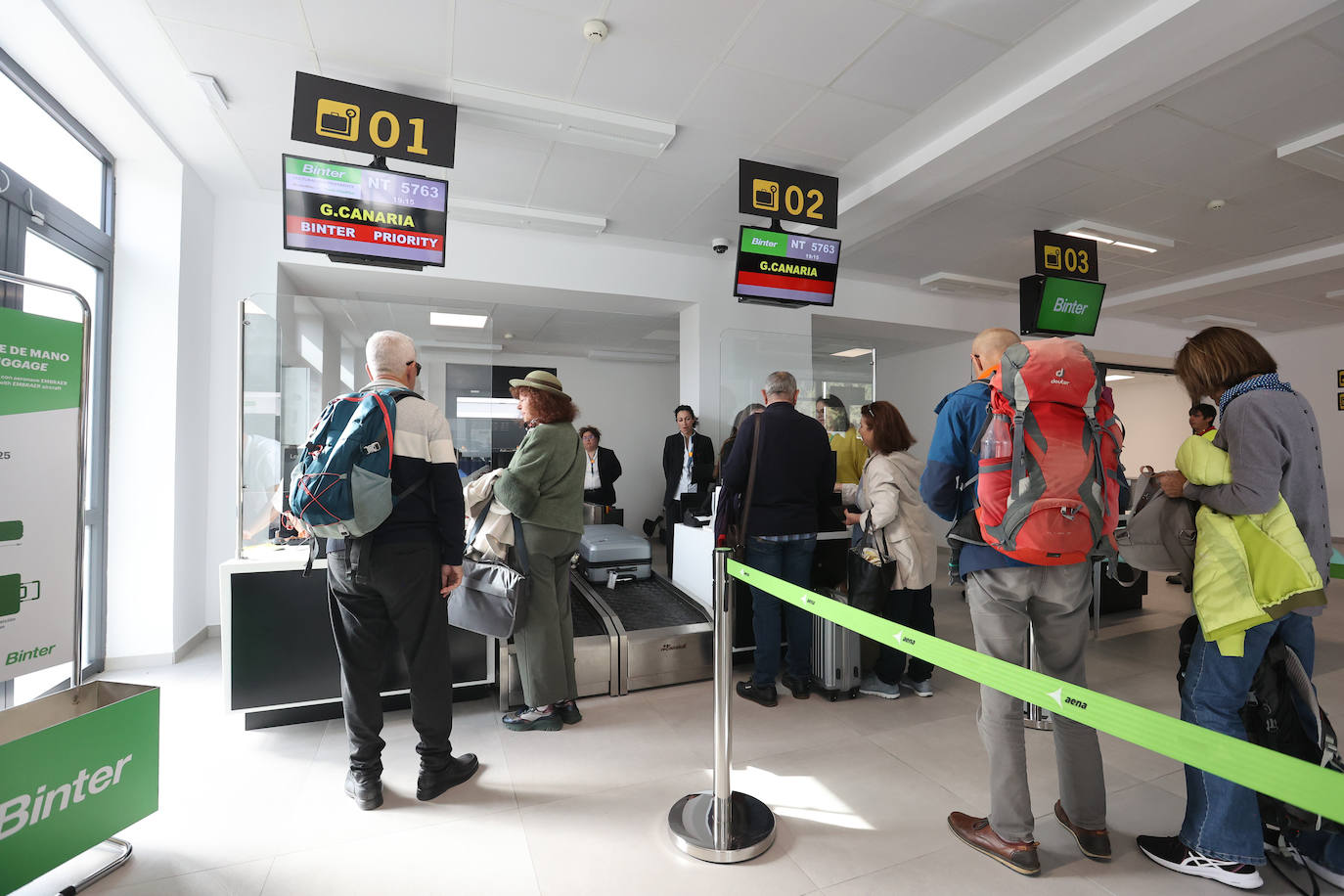El primer vuelo de Binter entre Canarias y Córdoba, en imágenes
