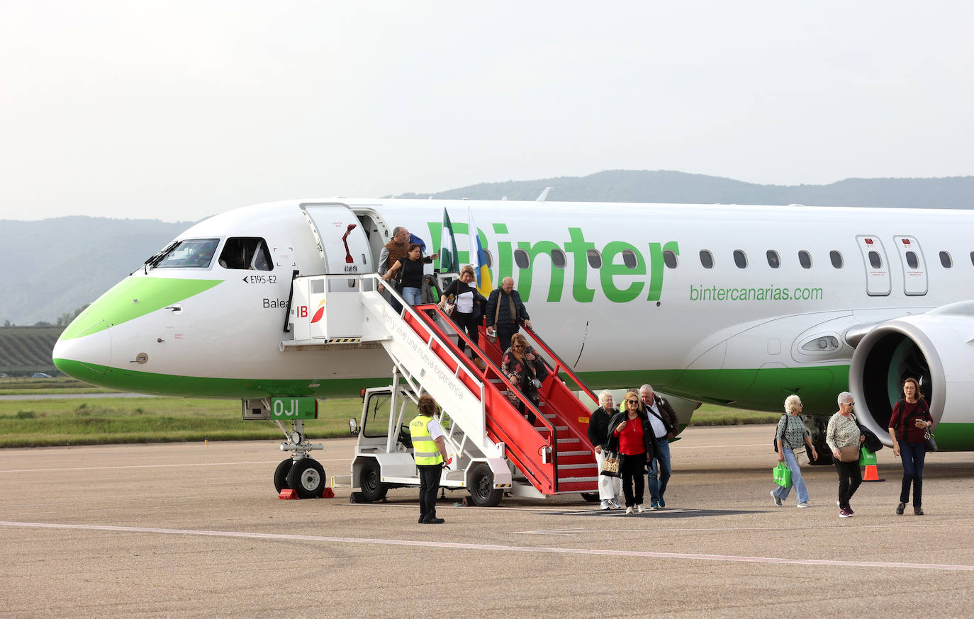 El primer vuelo de Binter entre Canarias y Córdoba, en imágenes