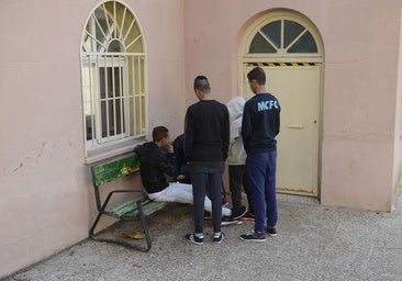 Canarias, Andalucía y Madrid acogen más menores migrantes que Cataluña