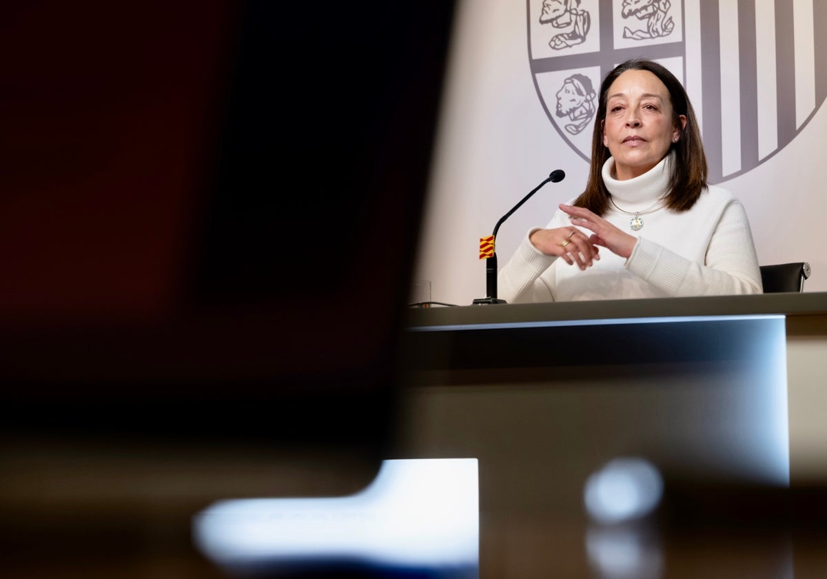 Carmen Susín, consejera de Bienestar Social y Familia, en una rueda de prensa para valorar el decreto de reparto de menas acordado por PSOE y Junts