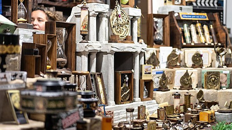 La Feria de Artesanía se ha convertido en uno de los mayores atractivos turísticos de la Semana Santa madrileña