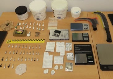 La Guardia Civil detiene a cinco personas por vender en una vivienda drogas de todo tipo