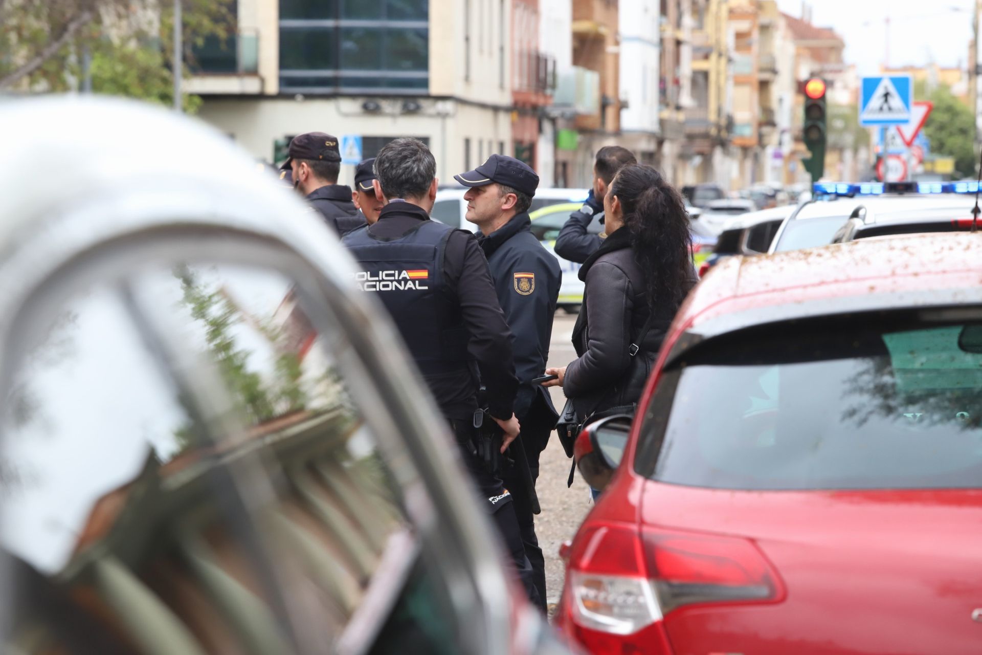 El despliegue policial por el apuñalamiento mortal en Las Moreras, en imágenes