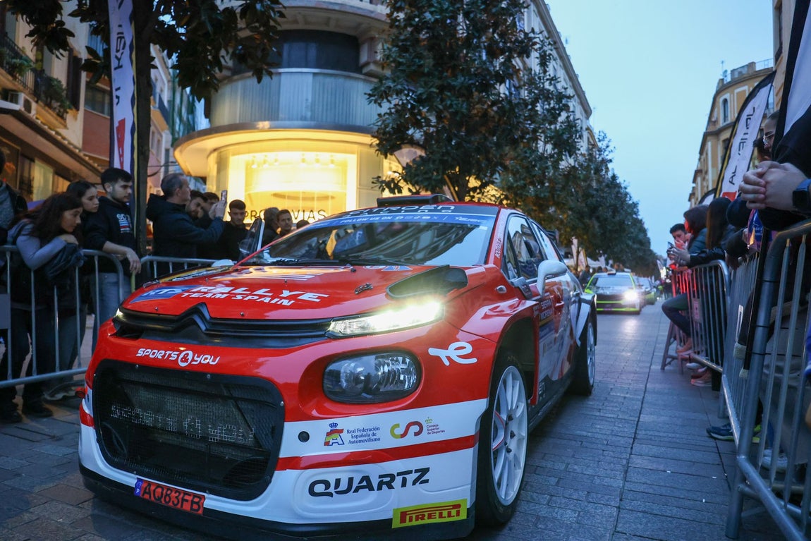 La espectacular presentación del Rally Sierra Morena en el corazón de Córdoba, en imágenes