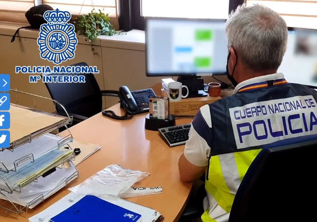 Un policía de ciberdelincuencia