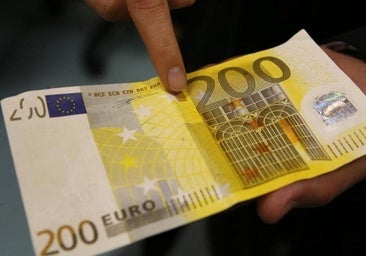 Dos detenidos por pagar con billetes falsos de 200 euros