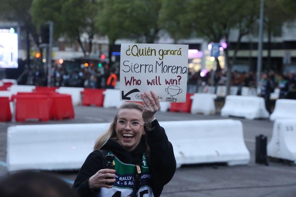 El espectacular tramo urbano del Rally Sierra Morena, en imágenes