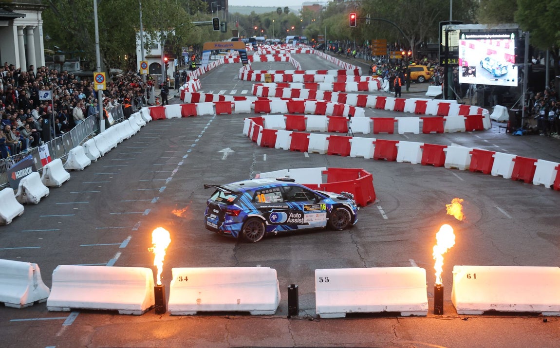 El espectacular tramo urbano del Rally Sierra Morena, en imágenes