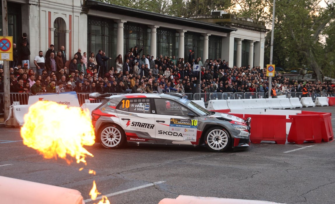 El espectacular tramo urbano del Rally Sierra Morena, en imágenes