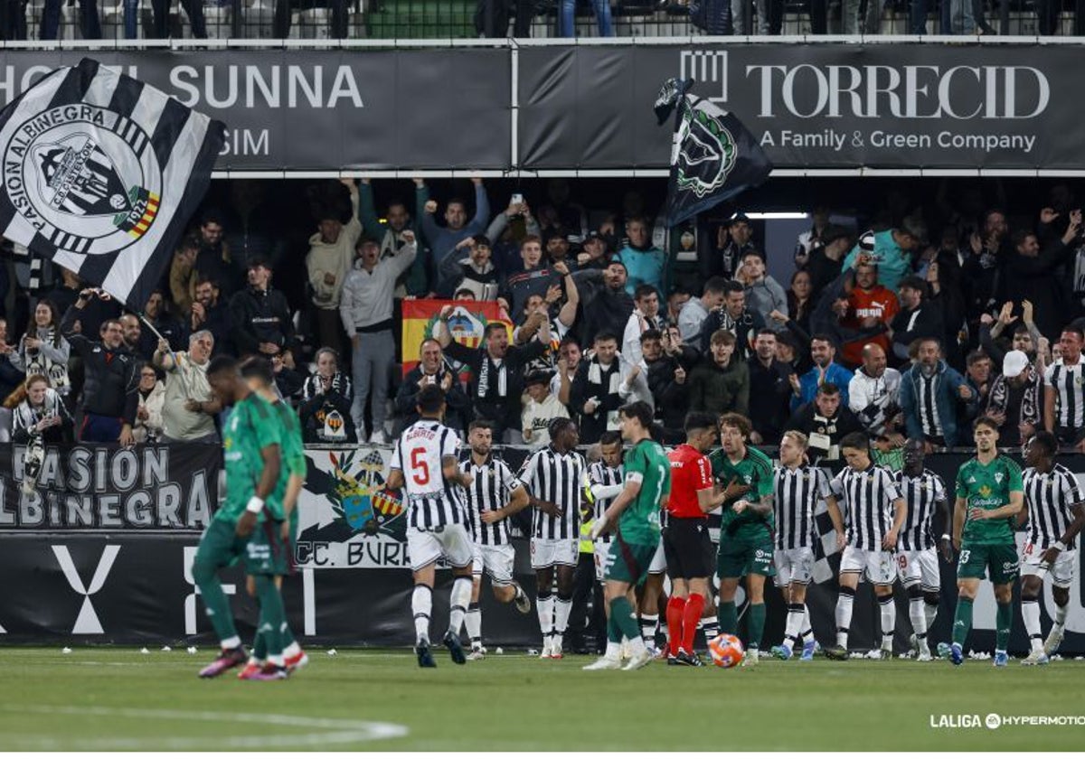 El Castellón marcó su primer gol, el 1-1, de penalti