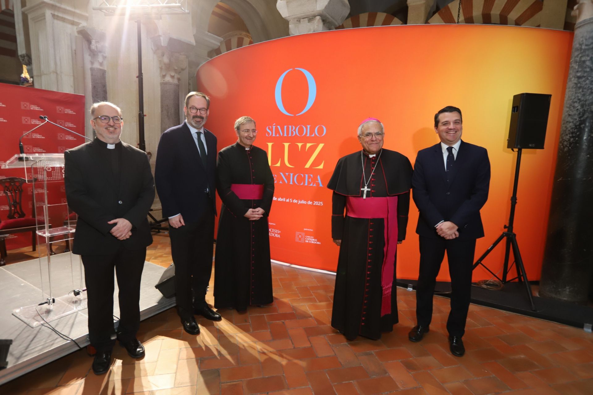 La espectacular exposición &#039;Símbolo: Luz de Nicea&#039; en la Mezquita Catedral, en imágenes