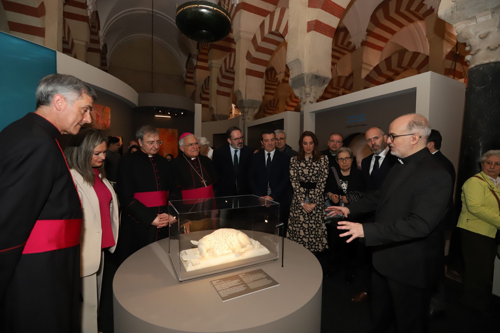 La espectacular exposición &#039;Símbolo: Luz de Nicea&#039; en la Mezquita Catedral, en imágenes