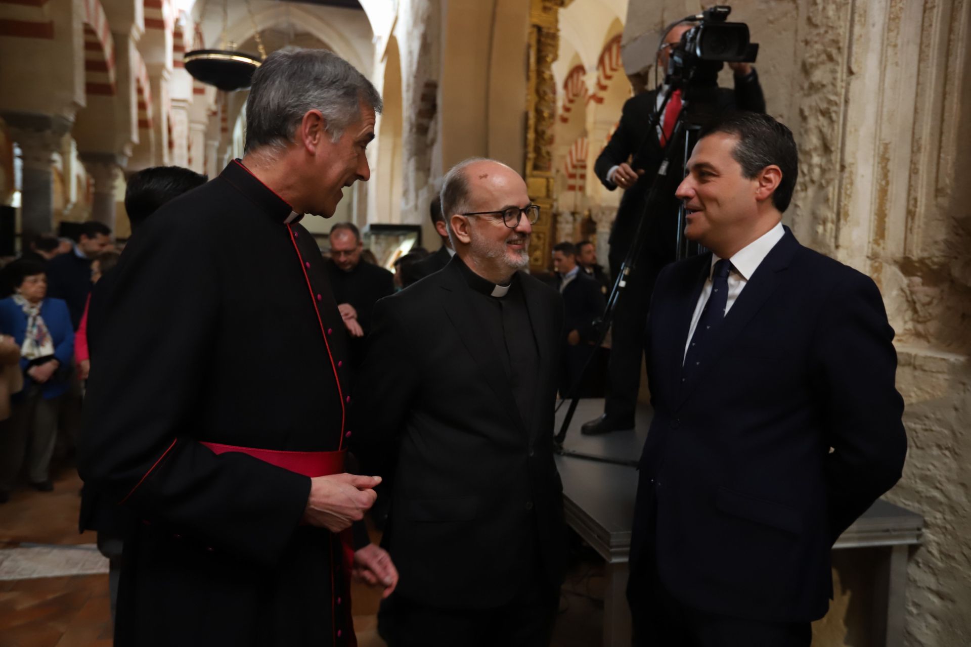 La espectacular exposición &#039;Símbolo: Luz de Nicea&#039; en la Mezquita Catedral, en imágenes