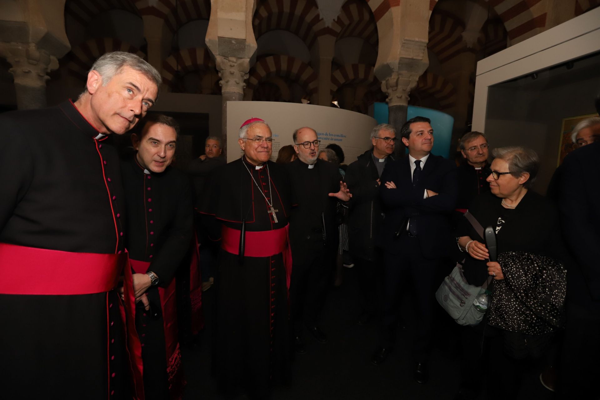 La espectacular exposición &#039;Símbolo: Luz de Nicea&#039; en la Mezquita Catedral, en imágenes