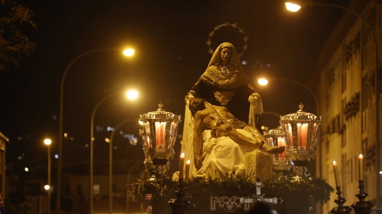 Cristo de las Almas y Virgen de la Salud y Traspaso, titulares del Traslado al Sepulcro