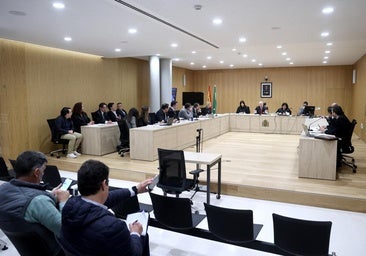 Forenses examinan a León tras su operación de nariz por orden del juez del 'caso saqueo'