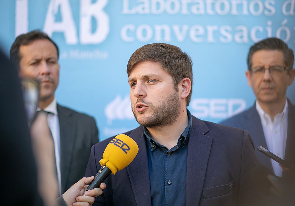 Nacho Hernando y Carlos Velázquez en la apertura del Laboratorio de Conversación 'LAB Castilla-La Mancha'