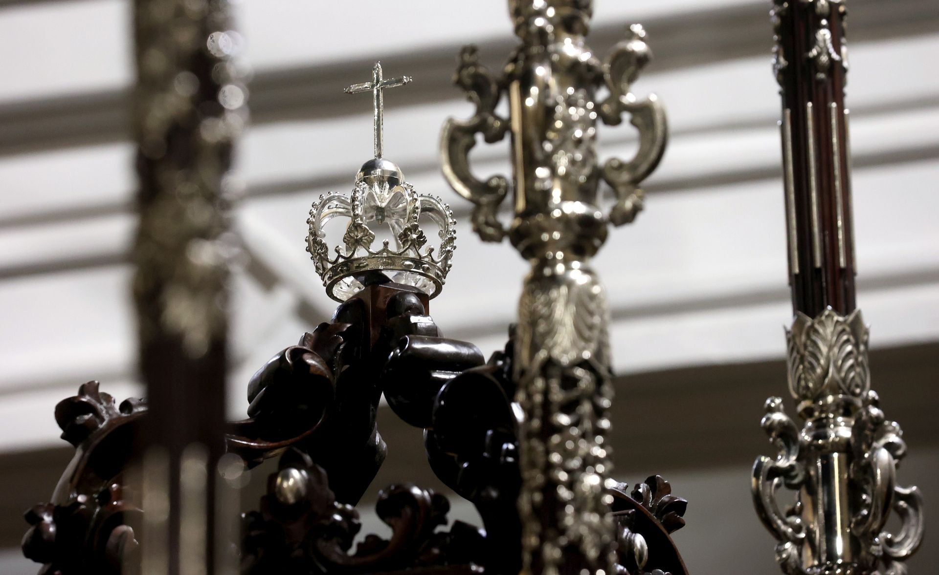 Los nuevos faroles de cola del palio de la Nazarena de Córdoba, en imágenes