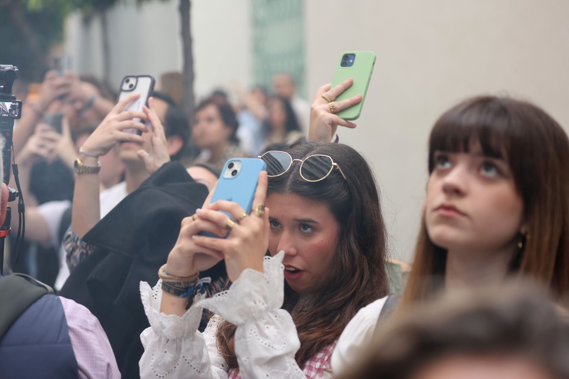 El solemne vía crucis del Soberano Poder por las calles de Córdoba, en imágenes