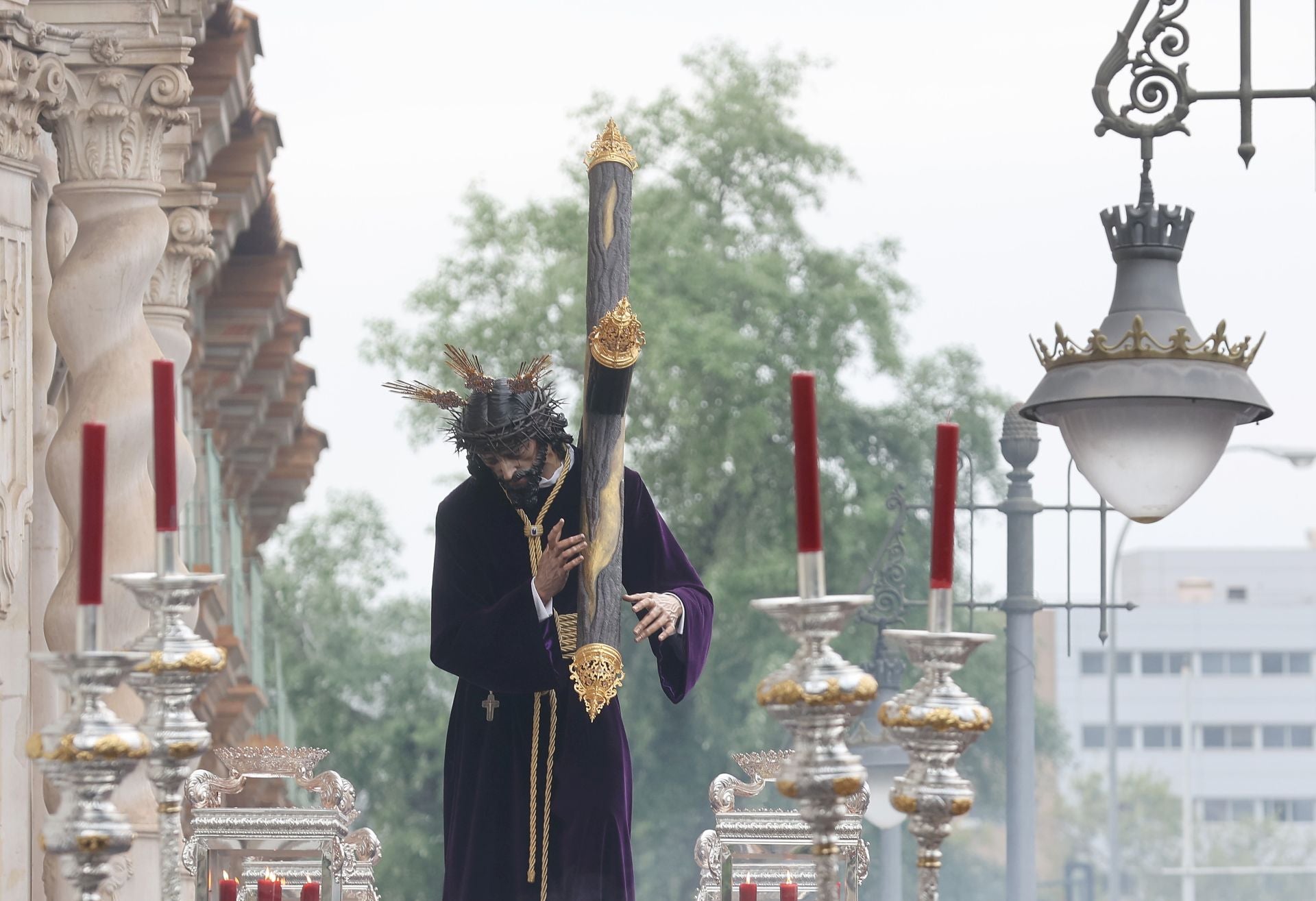 El solemne vía crucis del Soberano Poder por las calles de Córdoba, en imágenes