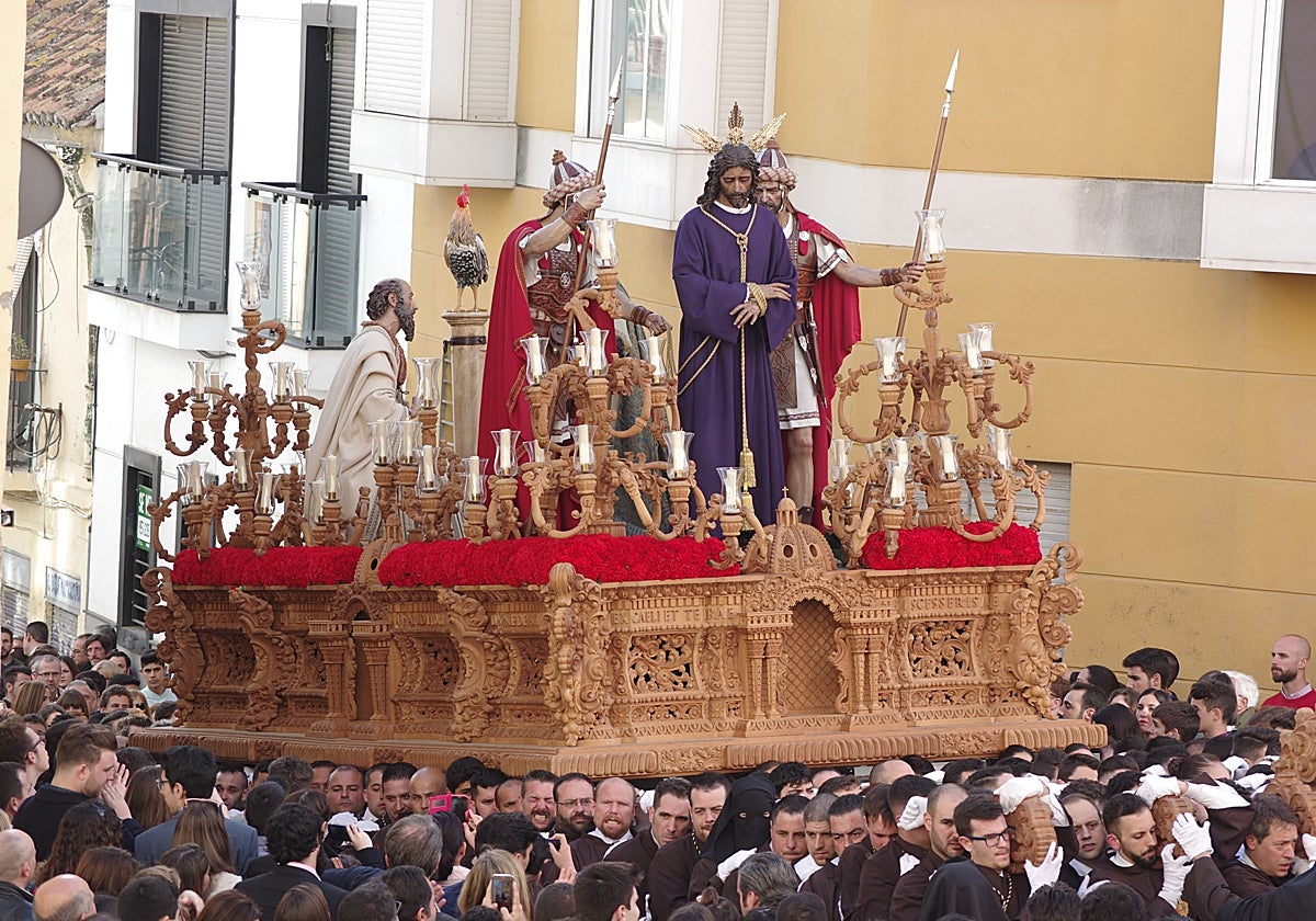 Imagen de una procesión de la Semana Santa de Málaga