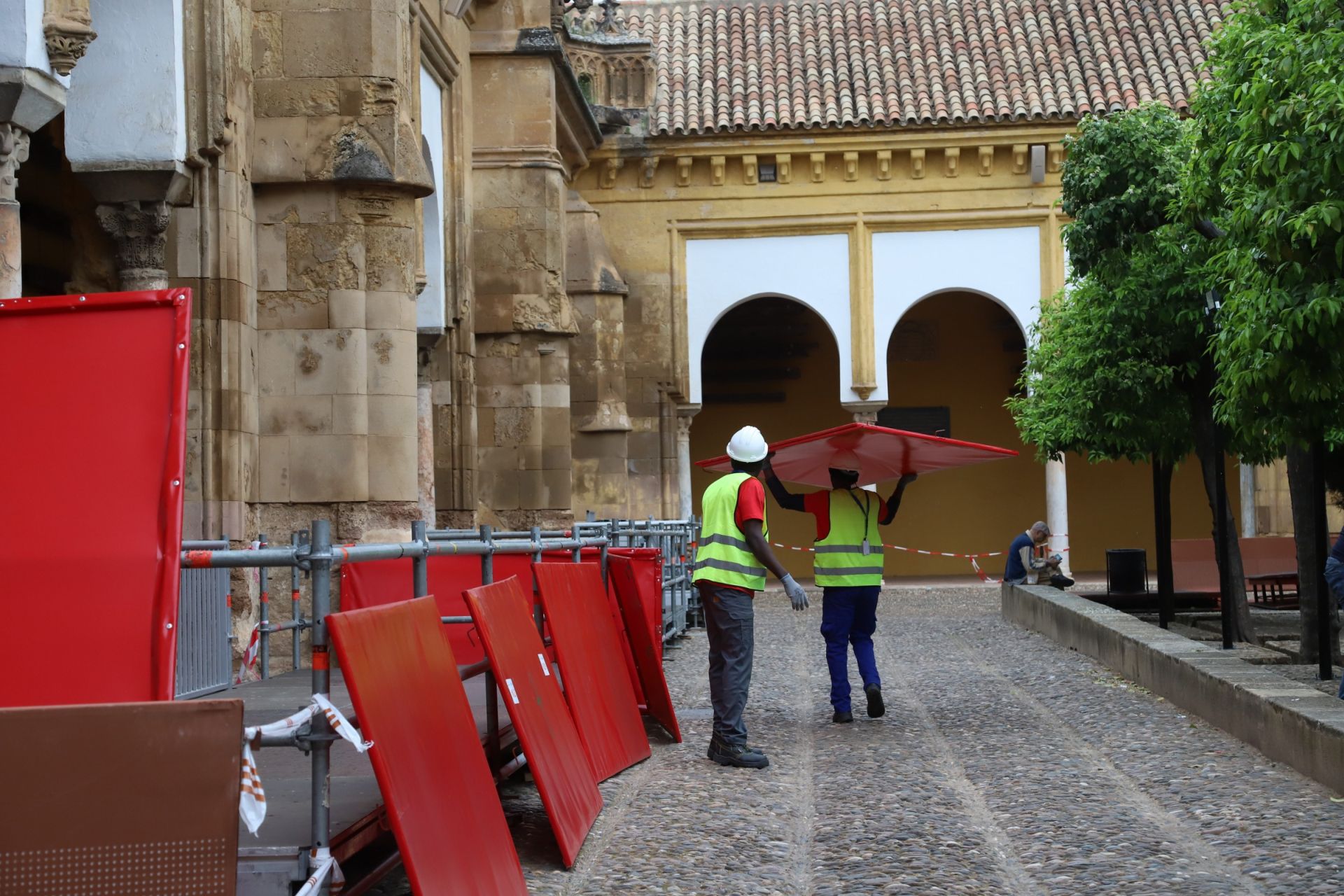 En imágenes, el montaje final de la carrera oficial de la Semana Santa de Córdoba 2025