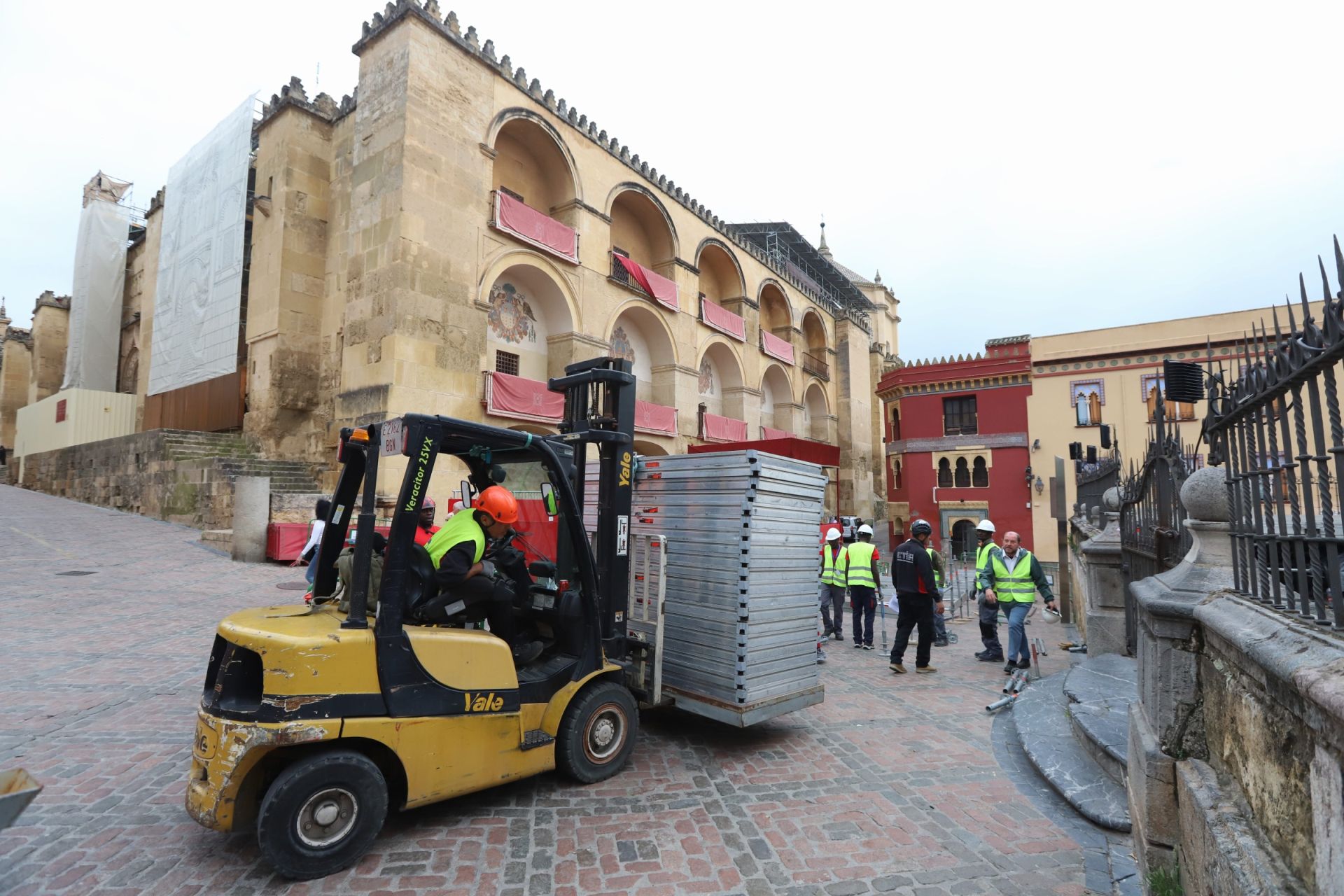 En imágenes, el montaje final de la carrera oficial de la Semana Santa de Córdoba 2025