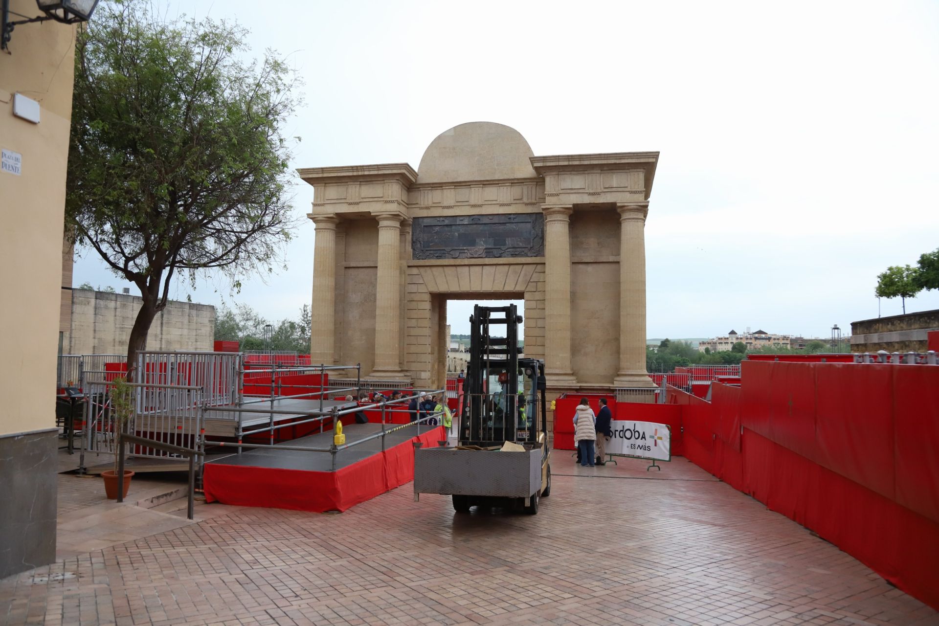 En imágenes, el montaje final de la carrera oficial de la Semana Santa de Córdoba 2025