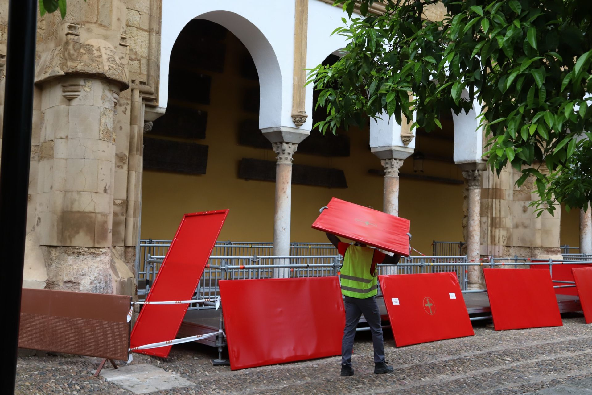En imágenes, el montaje final de la carrera oficial de la Semana Santa de Córdoba 2025