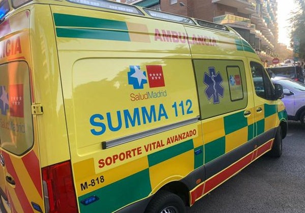 Muere un motorista tras chocar contra un coche que esperaba en un semáforo en Latina