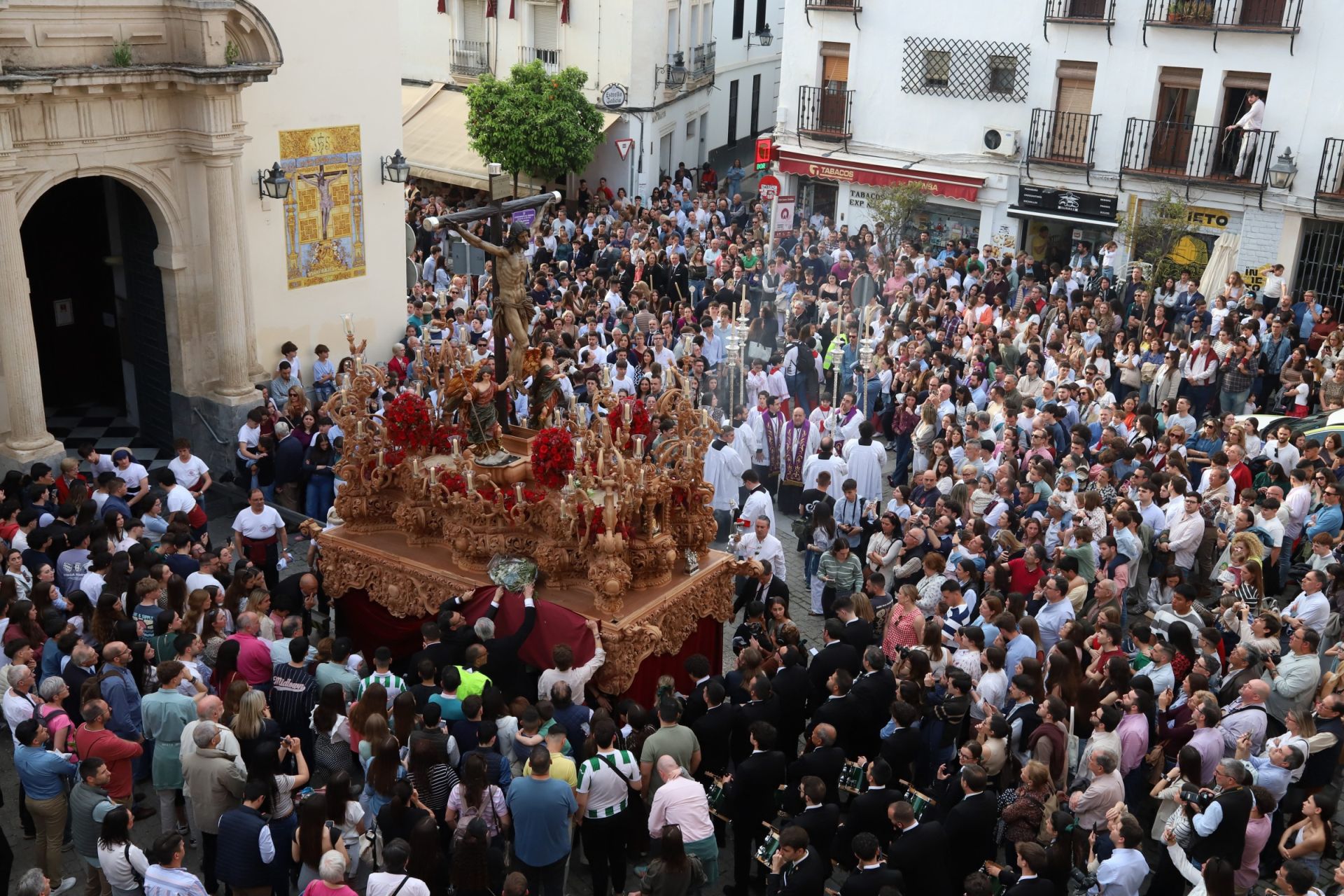La espiritual procesión del Cristo de la Providencia de Córdoba, en imágenes