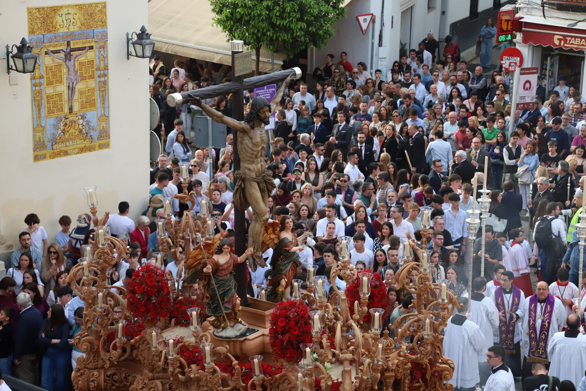 La espiritual procesión del Cristo de la Providencia de Córdoba, en imágenes