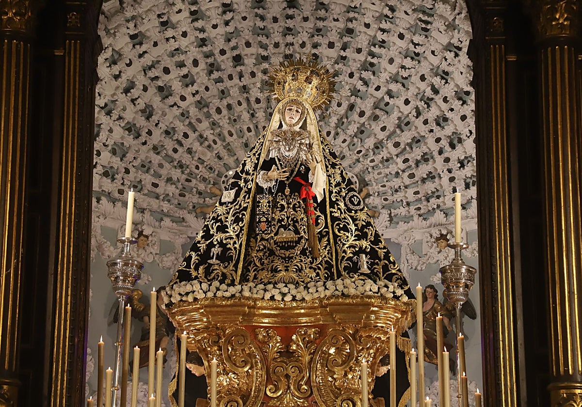 La Virgen de los Dolores, en su santuario