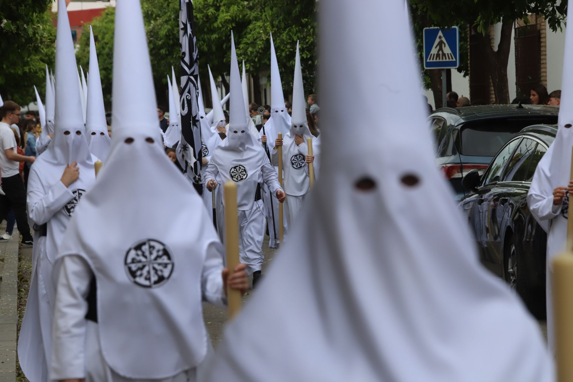 La pletórica salida de la cofradía de la Presentación de Córdoba, en imágenes