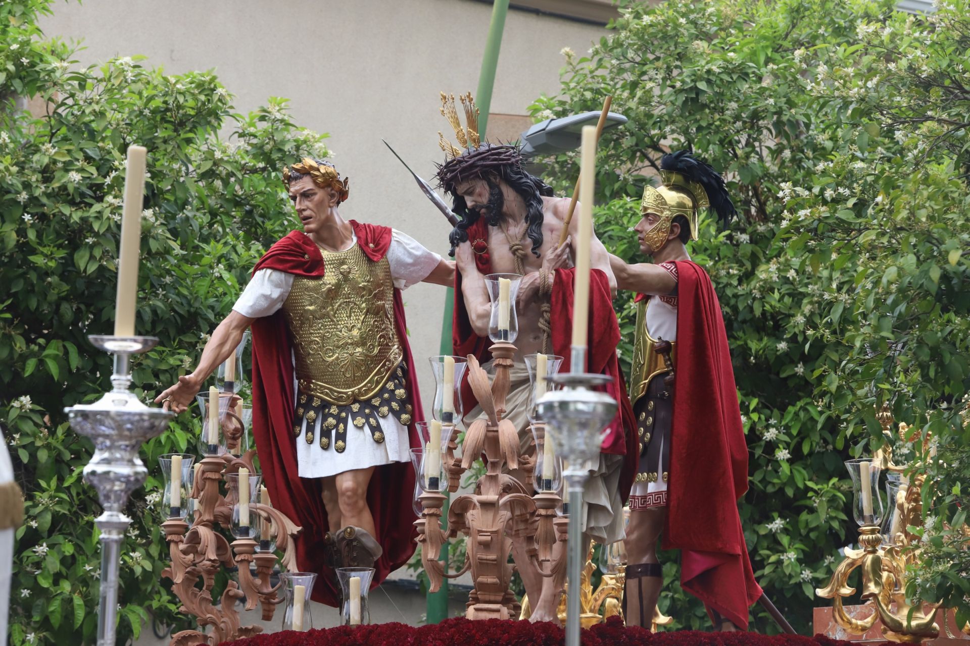 La pletórica salida de la cofradía de la Presentación de Córdoba, en imágenes