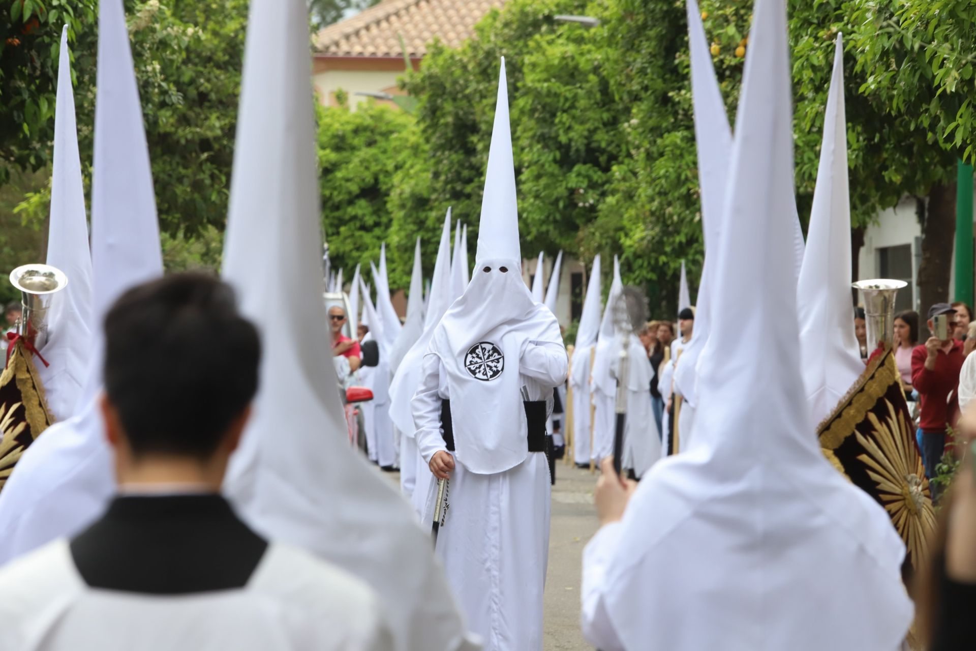 La pletórica salida de la cofradía de la Presentación de Córdoba, en imágenes