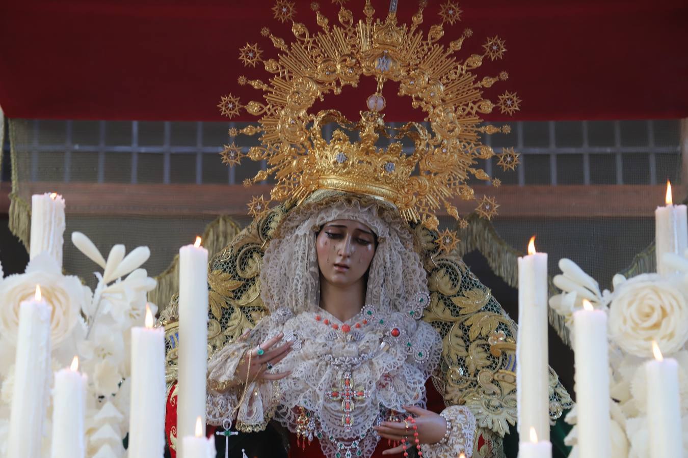 La fervorosa procesión de la cofradía de la O en Córdoba, en imágenes