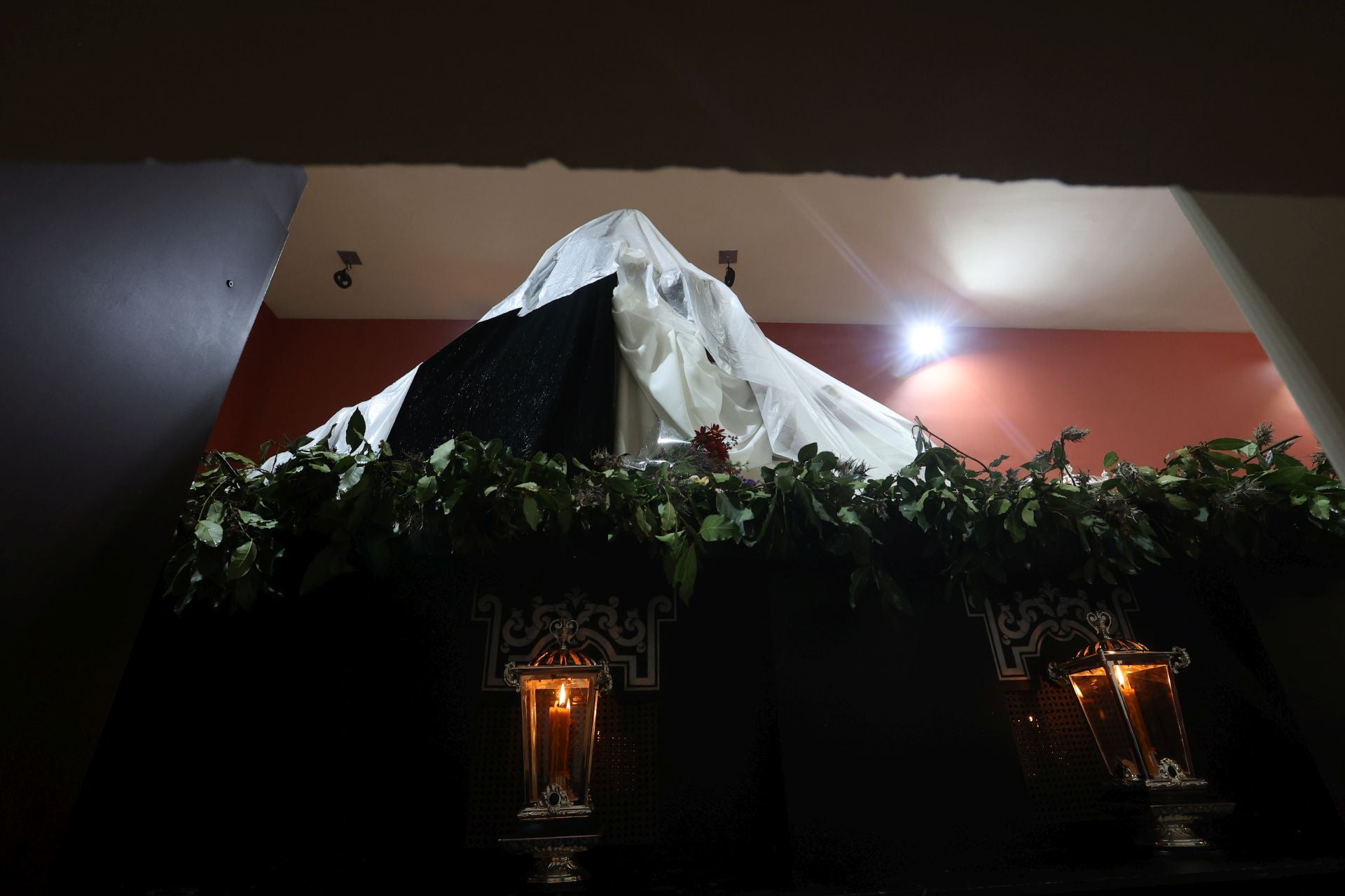 La íntima procesión del Traslado al Sepulcro de Córdoba, en imágenes