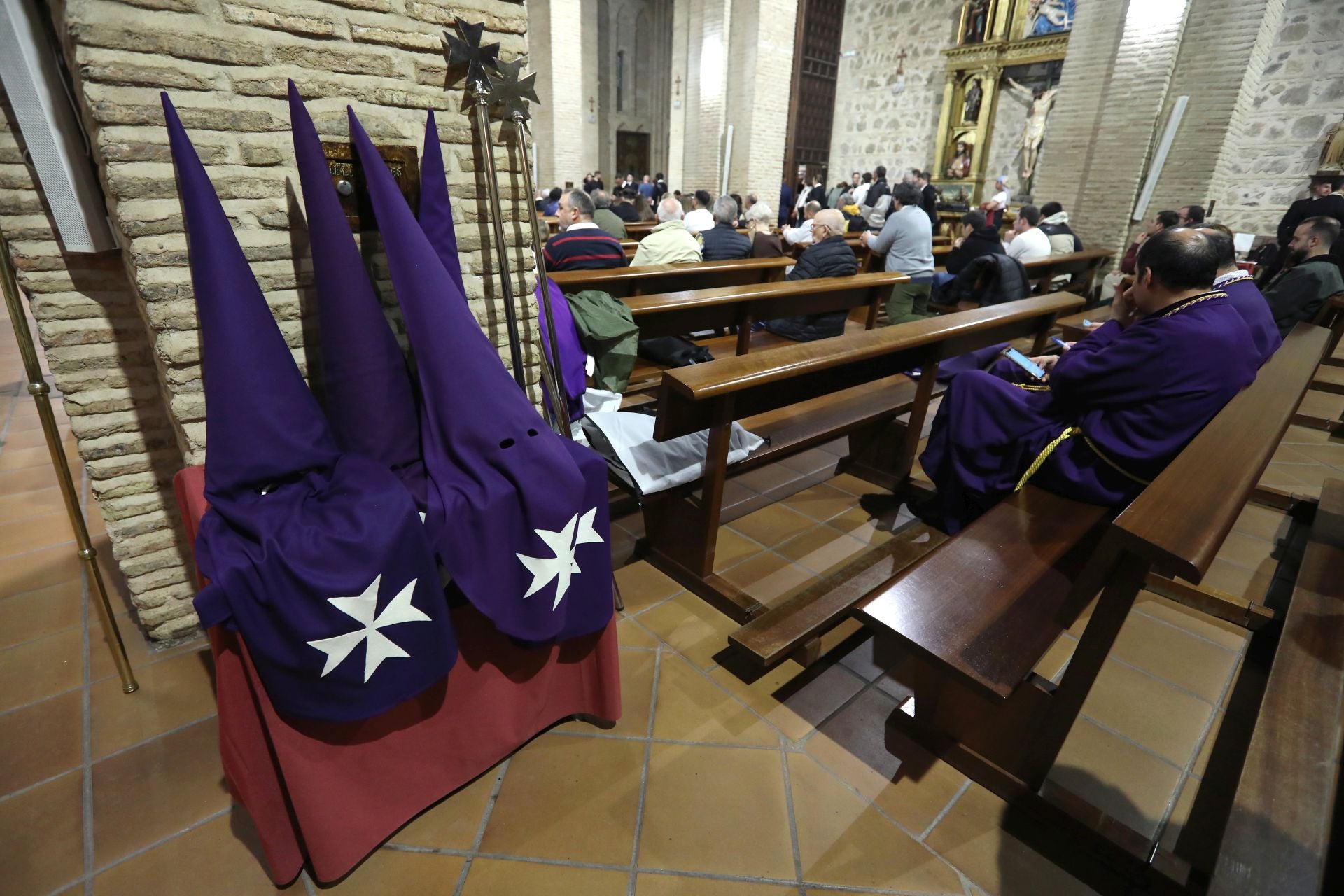 La emocionante procesión del Santo Encuentro de Toledo, en imágenes