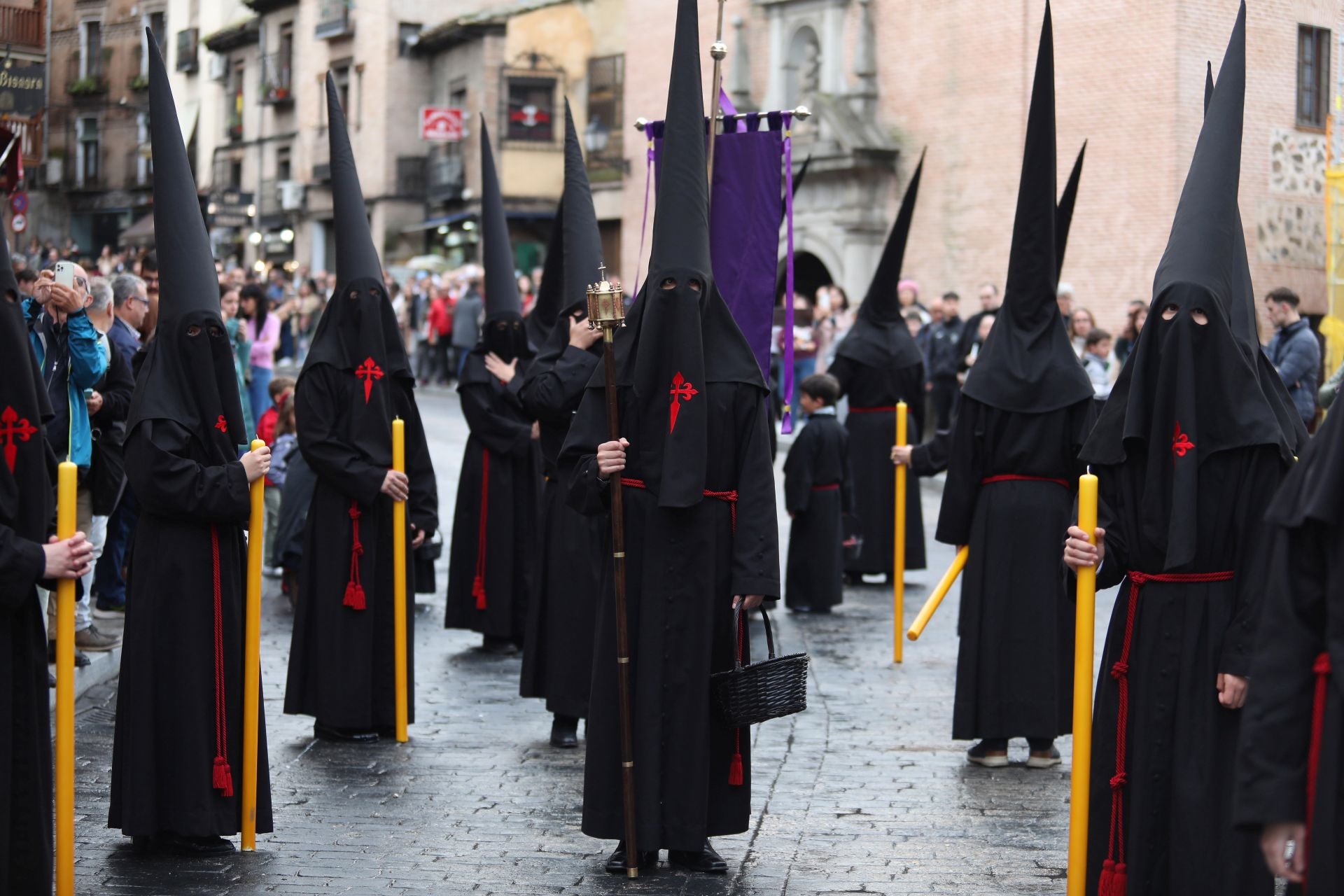 La emocionante procesión del Santo Encuentro de Toledo, en imágenes