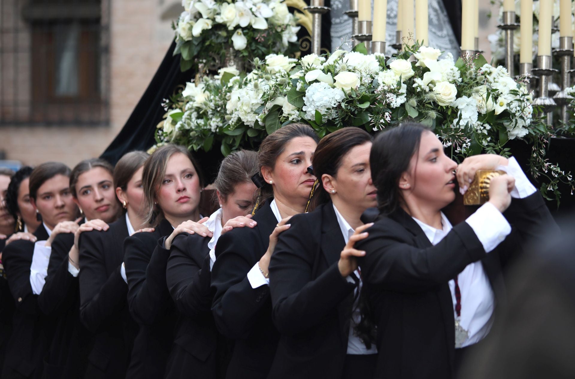 La emocionante procesión del Santo Encuentro de Toledo, en imágenes