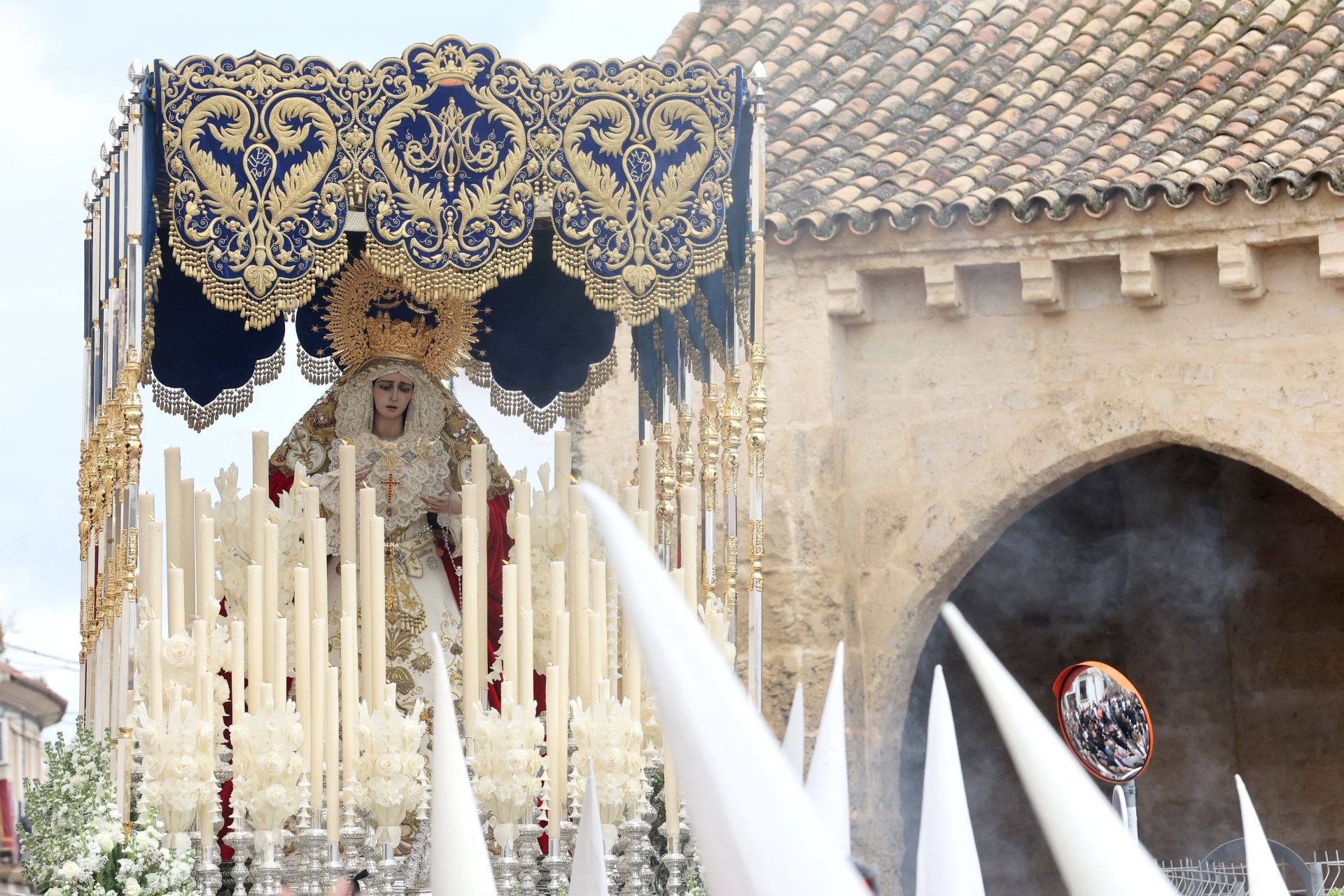 La ilusionante salida de la Borrquita el Domingo de Ramos en Córdoba, en imágenes