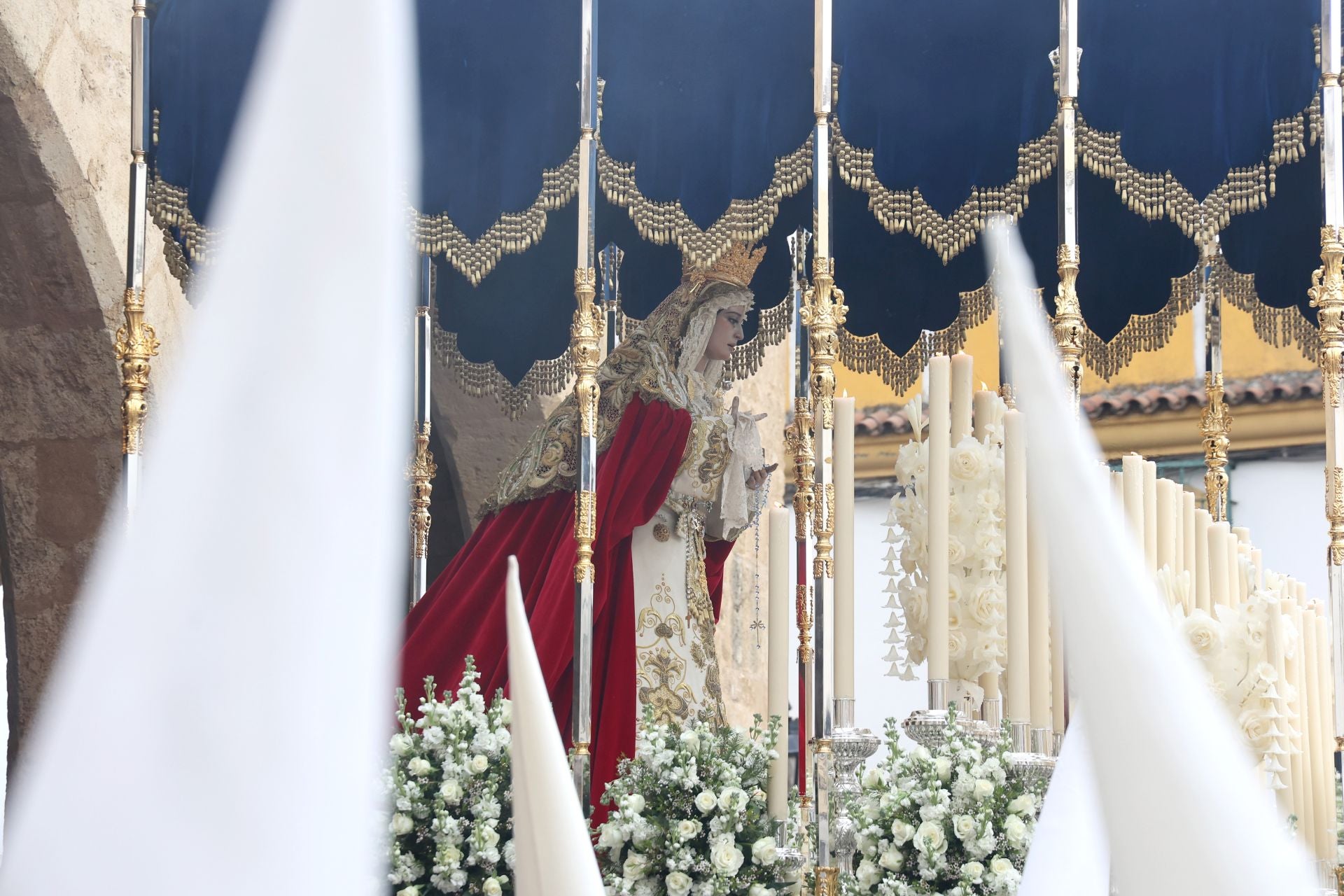 La ilusionante salida de la Borrquita el Domingo de Ramos en Córdoba, en imágenes