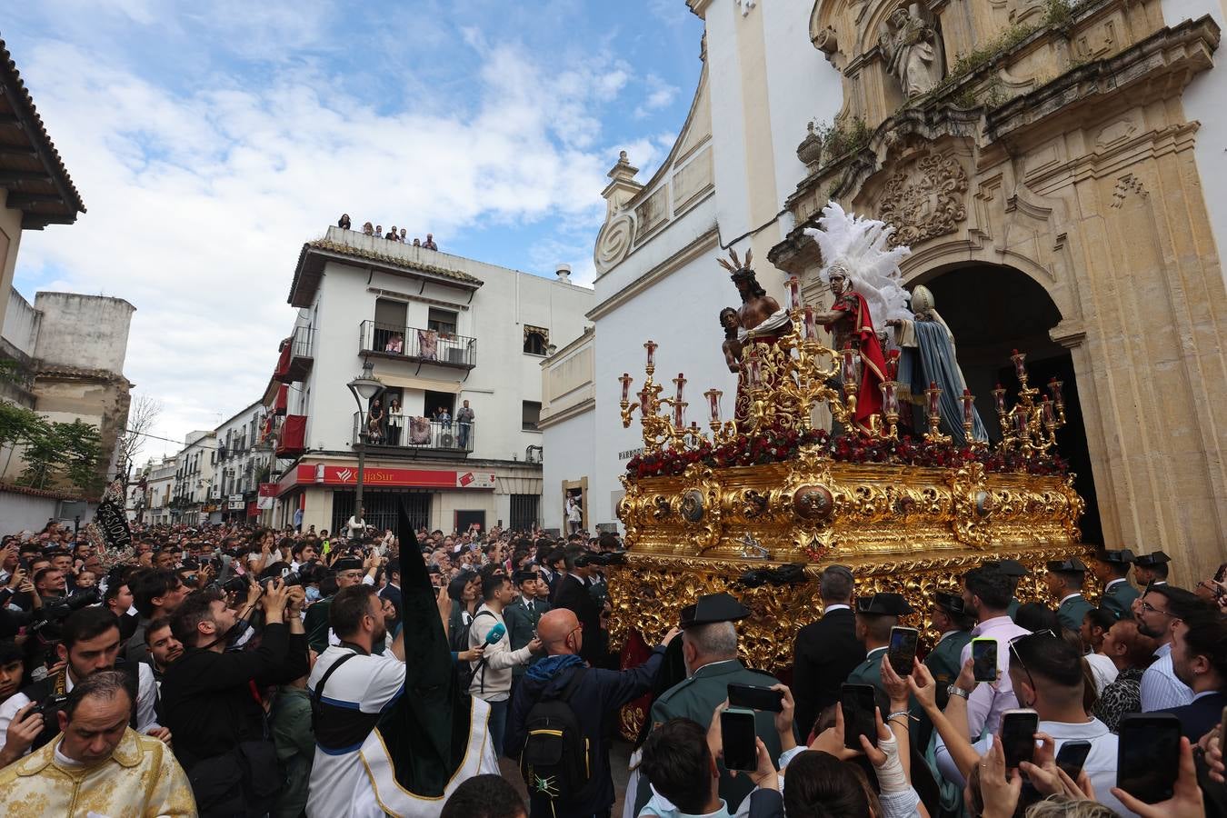 La emotiva procesión de la Esperanza de Córdoba, en imágenes