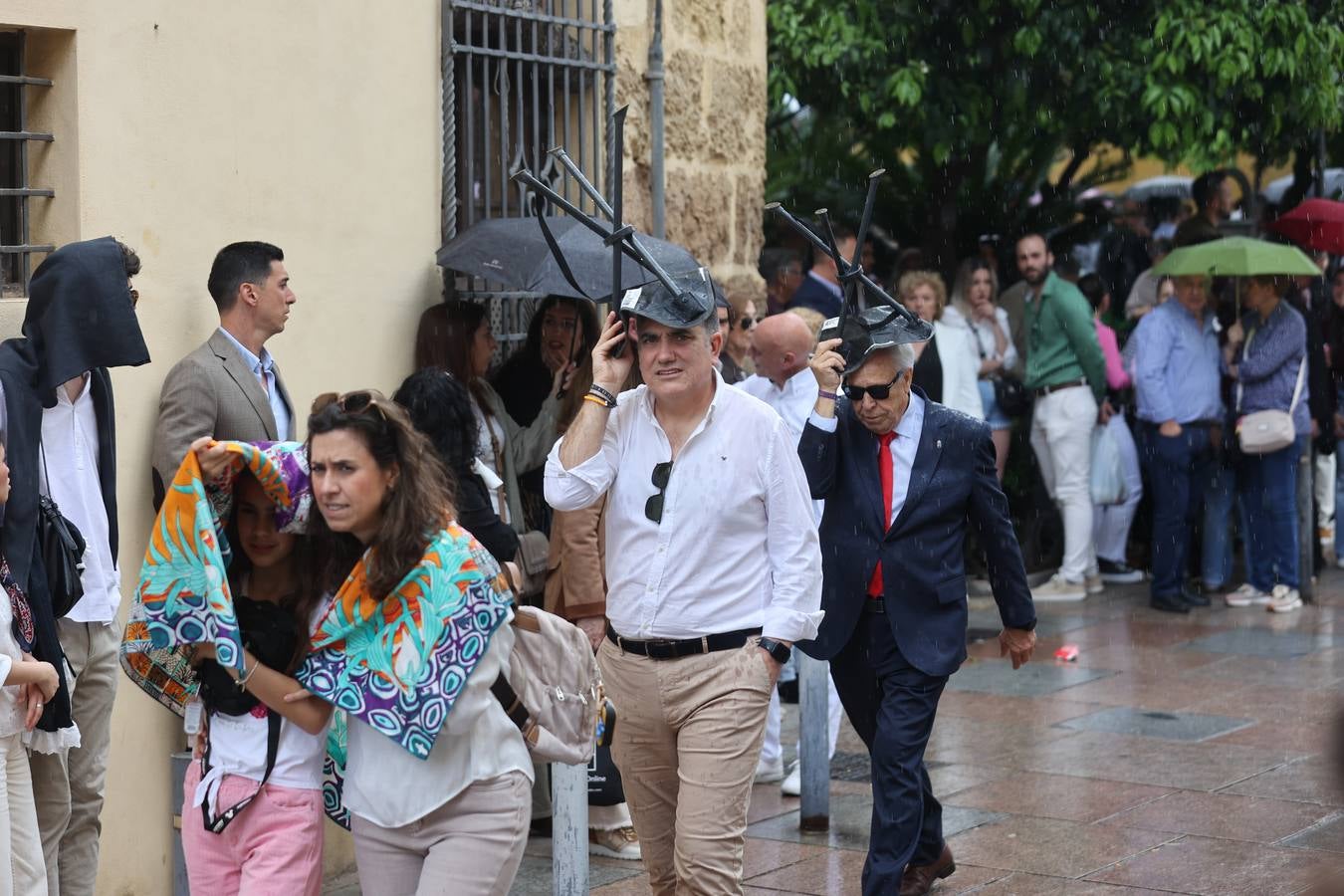 La emotiva procesión de la Esperanza de Córdoba, en imágenes