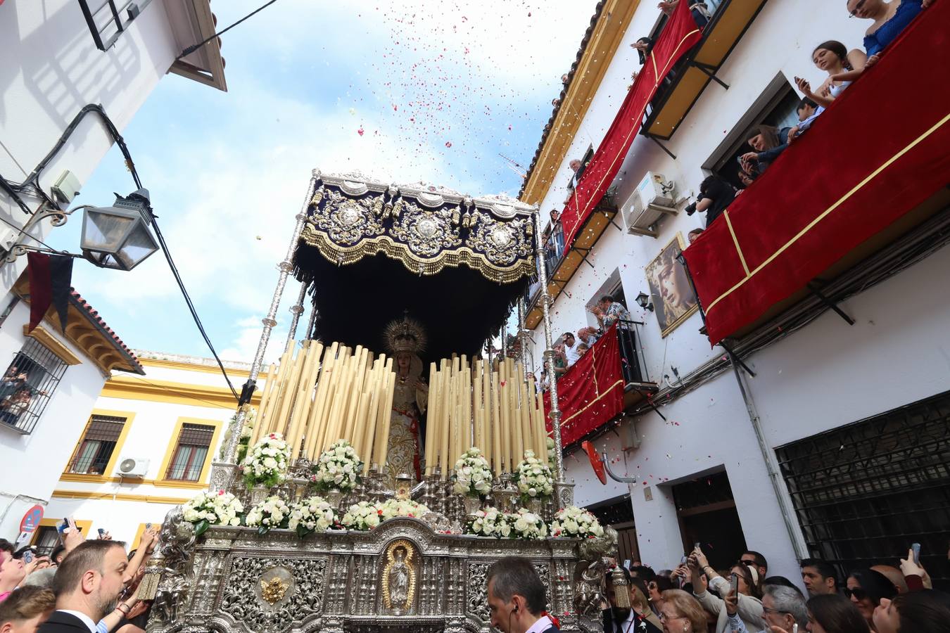 El sentido cortejo de las Penas de Santiago de Córdoba, en imágenes