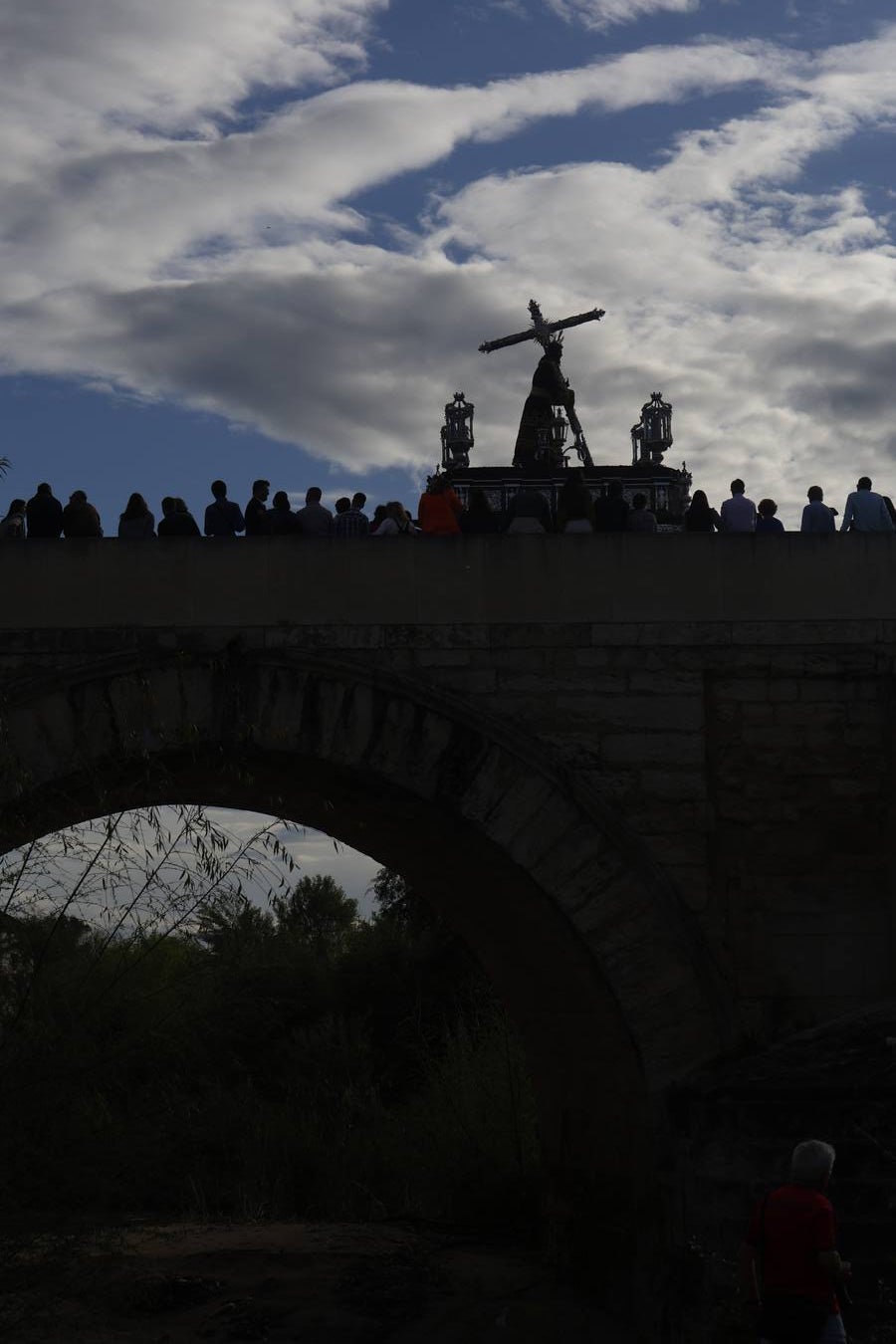 La clásica estación de penitencia de Vera-Cruz, en imágenes