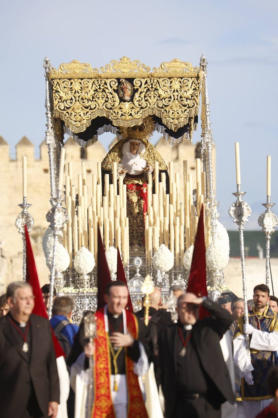 La clásica estación de penitencia de Vera-Cruz, en imágenes
